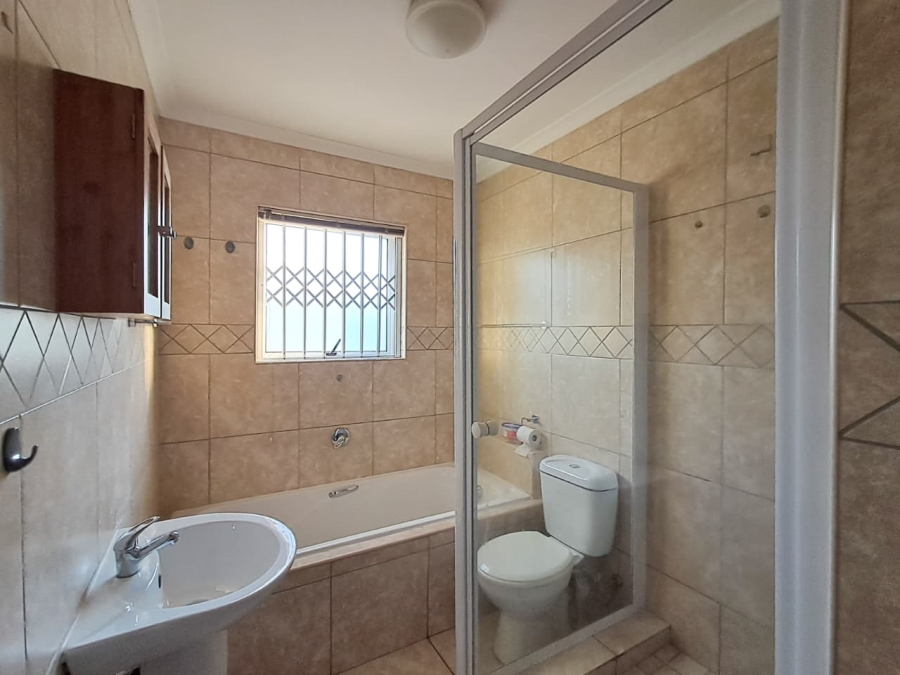 To Let 2 Bedroom Property for Rent in Burgundy Estate Western Cape